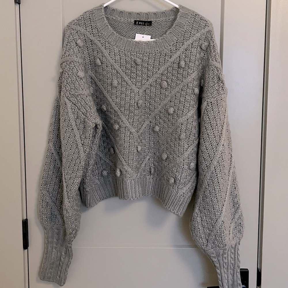 Vinnie Louise Grey Textured Pom Pom Sweater Size Large NWT